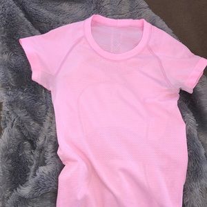 Pink short sleeve lulu shirt